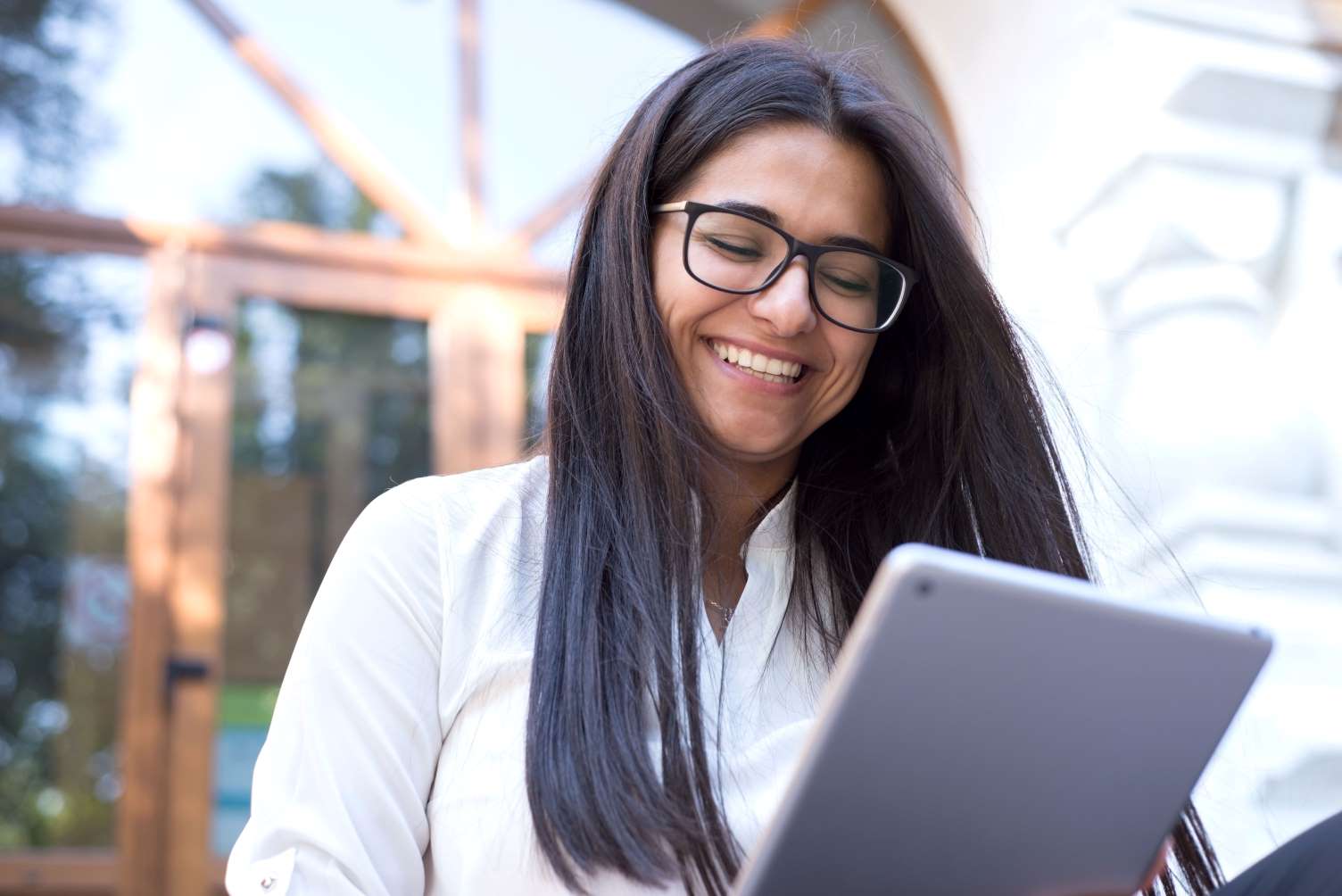 Woman volunteering on laptop from home